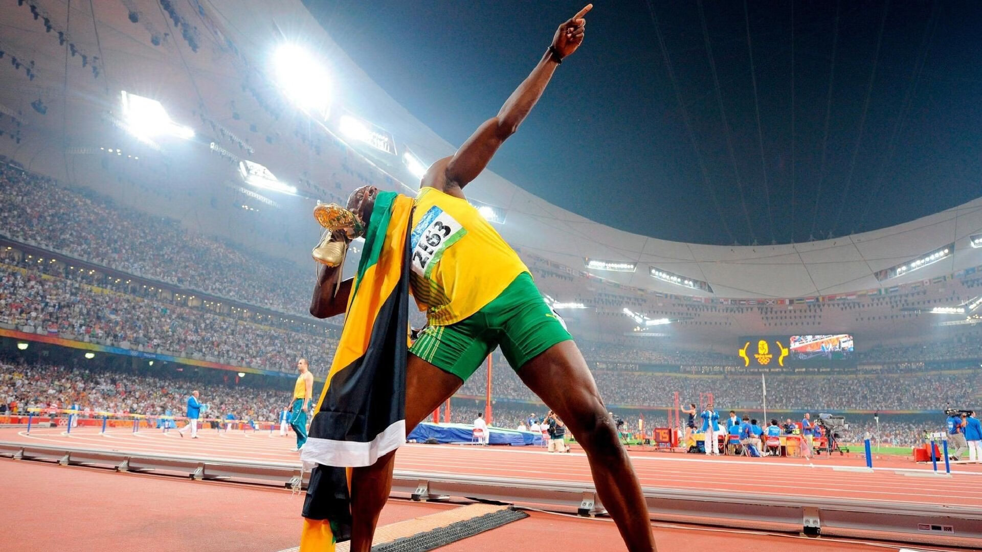 球员训练：幕后训练揭秘提升技巧，幕后篮球